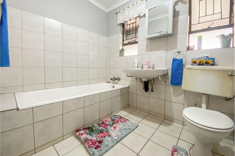 8 Bedroom Property for Sale in Schoemansville North West
